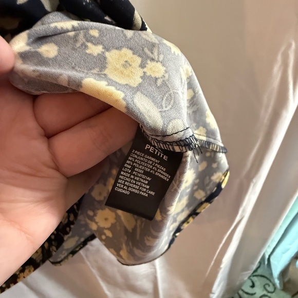 Perceptions Petite Floral Dress - Soft Blue and Cream - Picture 4 of 5